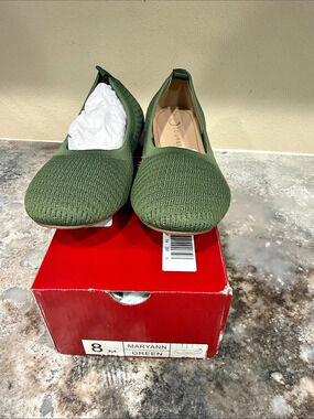 Journee Maryann Green Knit Flats US 8 NWT